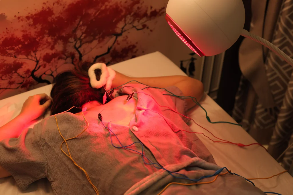 ปวดหลังร้าวลงขา ออฟฟิศซินโดรม  ฝังเข็ม รักษาได้ 